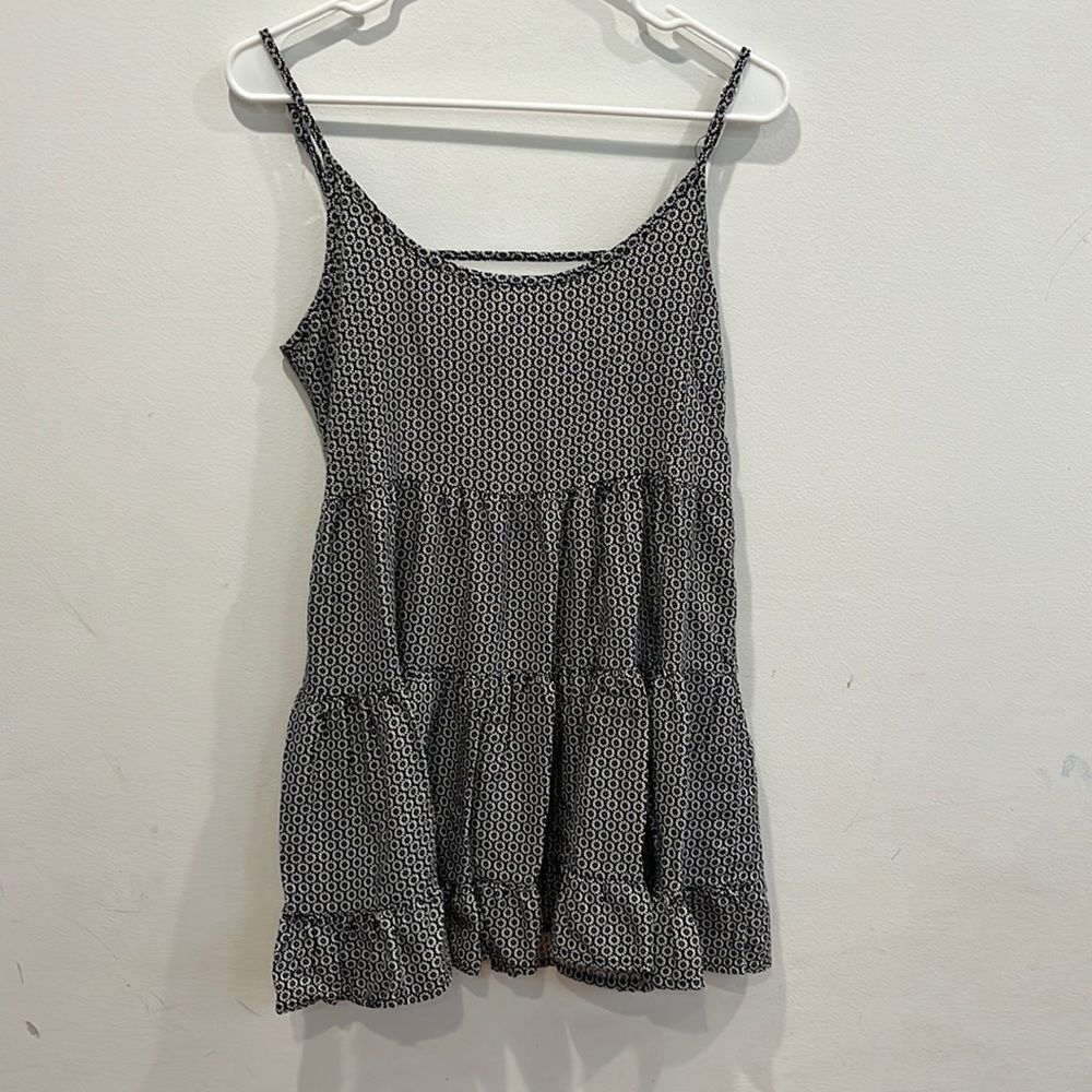 Brandy Melville Women's One Size Black Floral Ruffle Tiered Tunic Tank Shirt